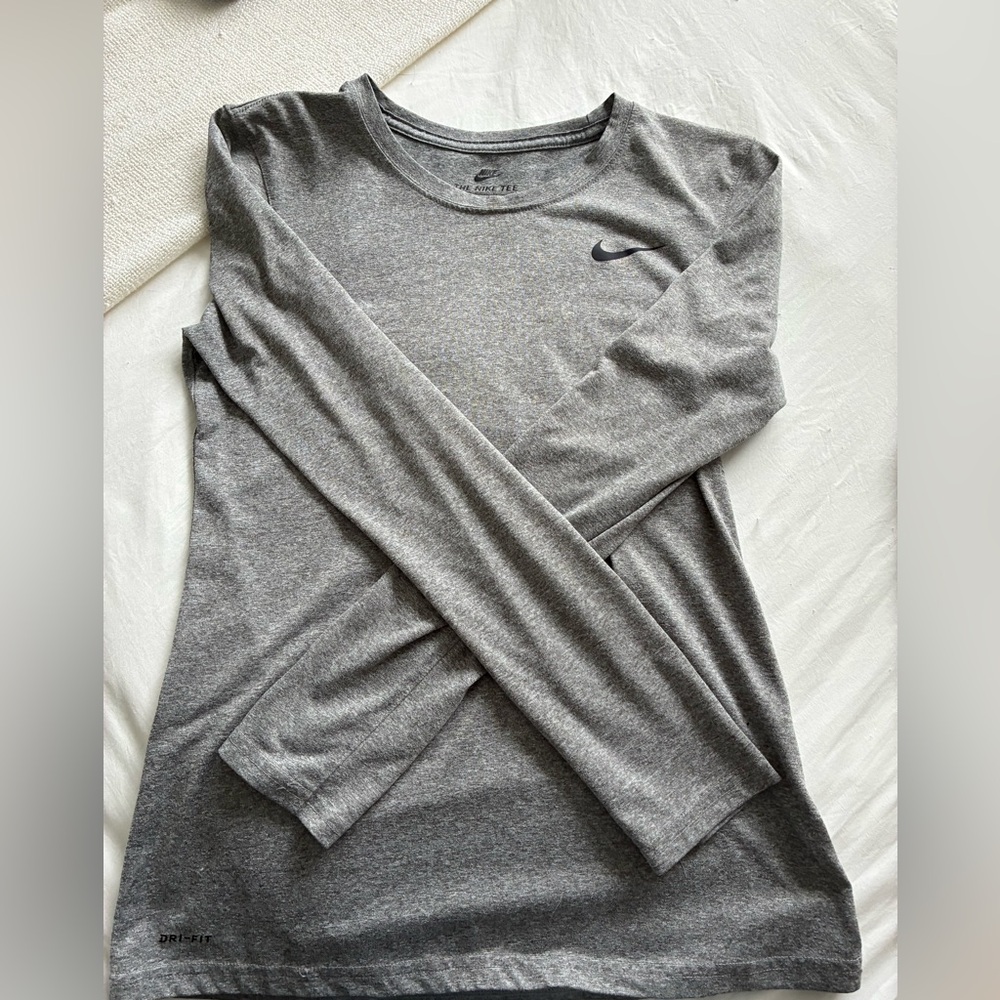 Nike top